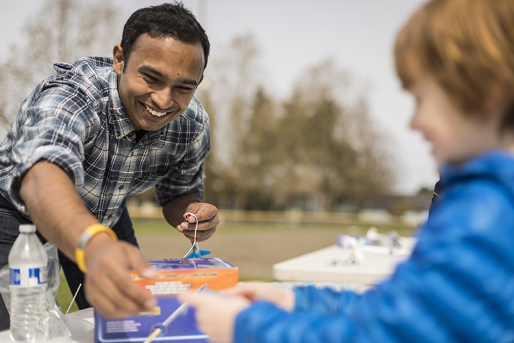 CNT community helps UW grad student educate the next generation of neural engineers